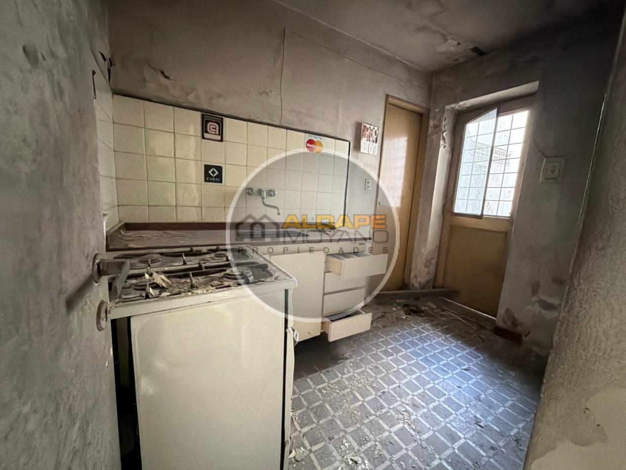 Se vende Local comercial y vivienda tres amb (A Reciclar)