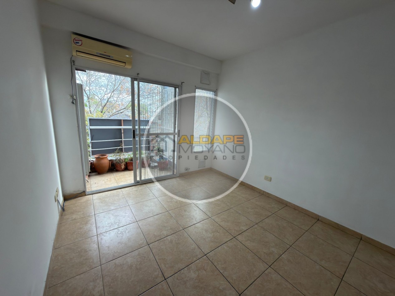 Se vende departamento tres amb, con cochera (Villa Lugano) apto credito