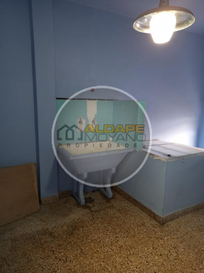 Se Vende local comercial, cochera, depto tres amb, y fondo libre (Villa Lugano) 
