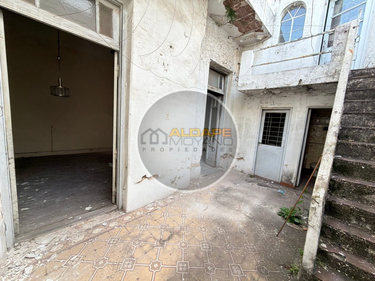 Se vende Local comercial y vivienda tres amb (A Reciclar)