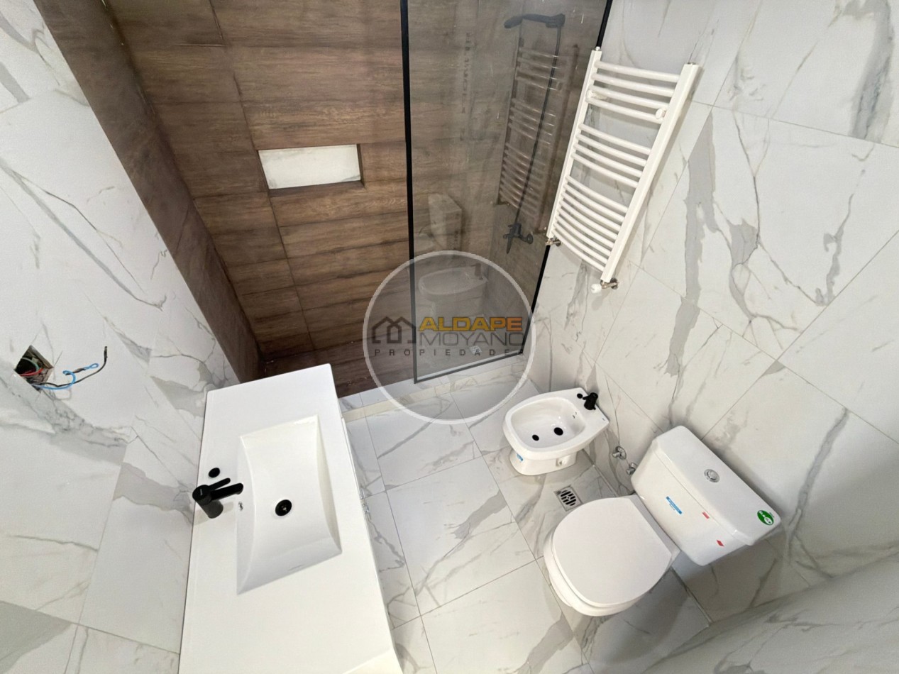 Se Vende triplex, cuatro amb, cochera doble (a estrenar)