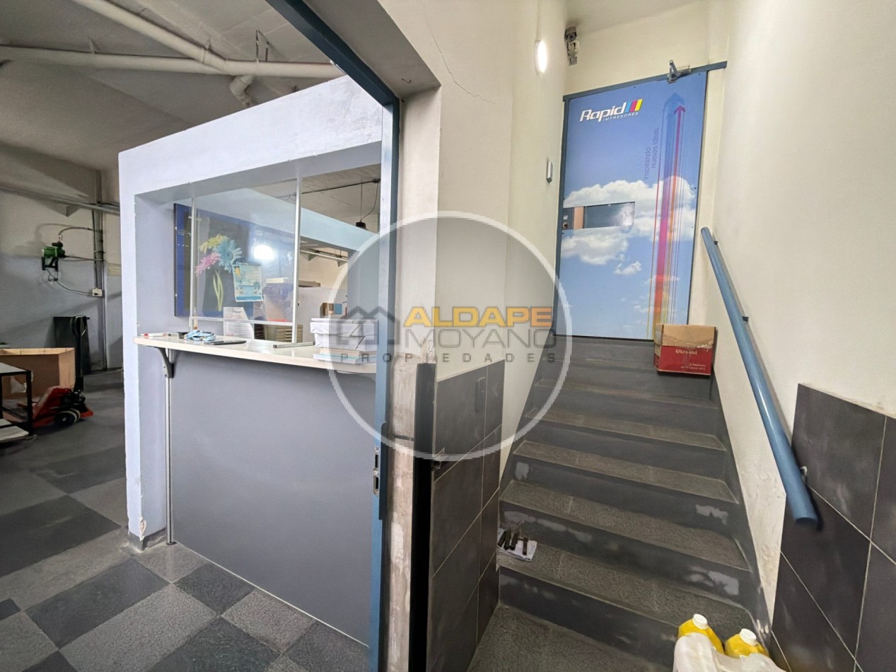 Se alquila Galpon con oficinas (ex imprenta) Parque Avellaneda
