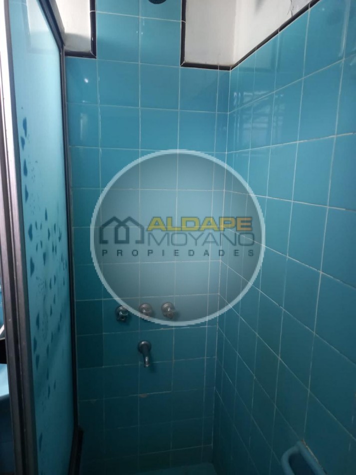 Se Vende local comercial, cochera, depto tres amb, y fondo libre (Villa Lugano) 