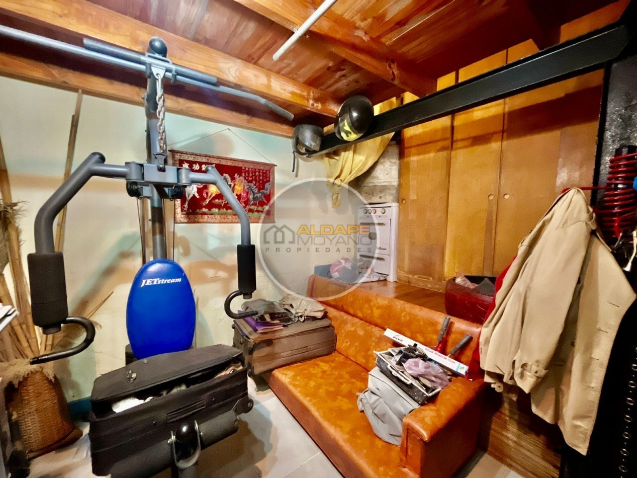 Se Vende PH dos ambientes, contrafrente (Barracas)