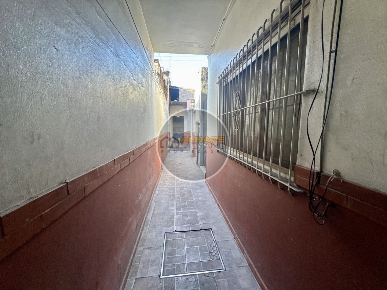 Se Vende PH tres ambientes, contrafrente. Ciudadela