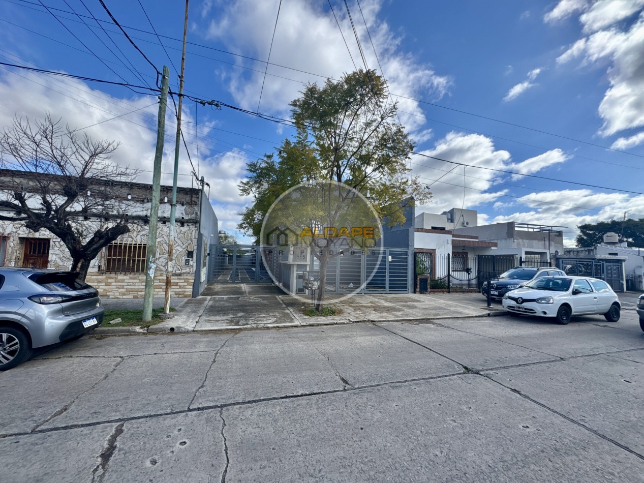 Se vende departamento dos ambientes con cochera (planta baja con cochera)