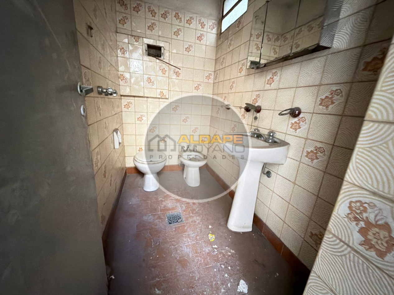 Se vende Local comercial y vivienda tres amb (A Reciclar)