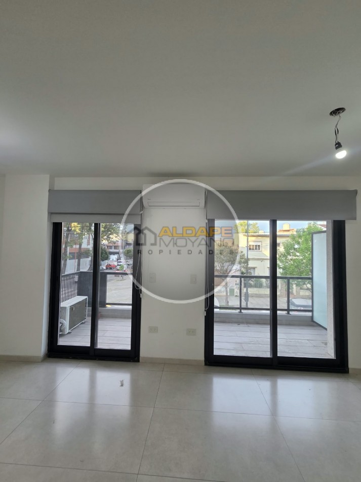 ALQUIER MONOAMBIENTE EN LINIERS