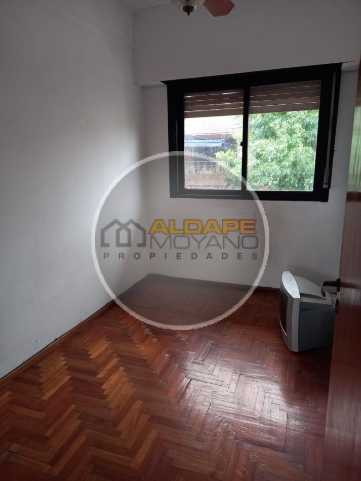Se Vende local comercial, cochera, depto tres amb, y fondo libre (Villa Lugano) 