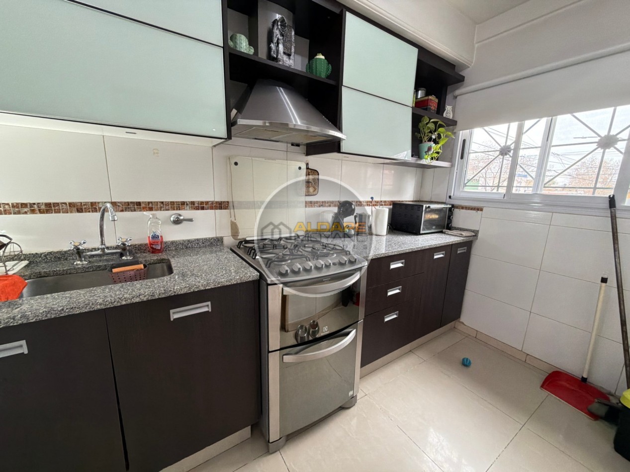 Se Vende PH, tres ambientes, con cochera (Liniers) Excelente
