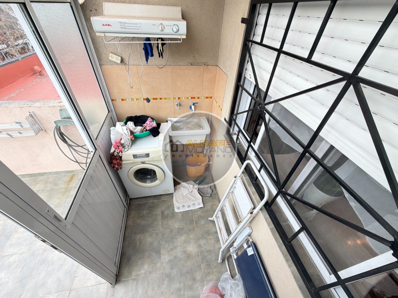 Se Vende PH, tres ambientes, con cochera (Liniers) Excelente