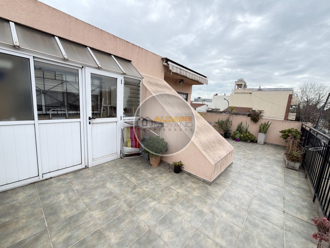 Se Vende PH, tres ambientes, con cochera (Liniers) Excelente
