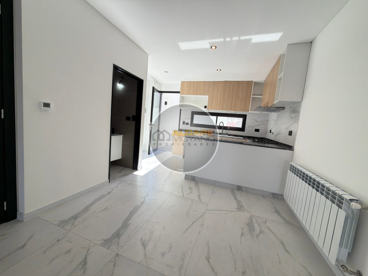 Se Vende triplex, cuatro amb, cochera doble (a estrenar)