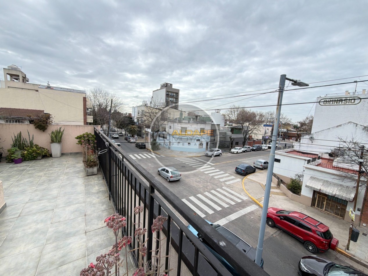 Se Vende PH, tres ambientes, con cochera (Liniers) Excelente