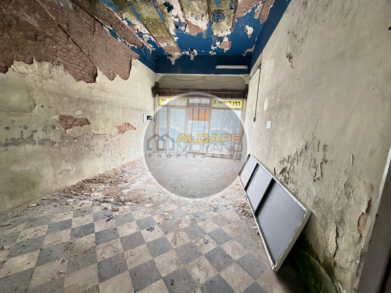 Se vende Local comercial y vivienda tres amb (A Reciclar)
