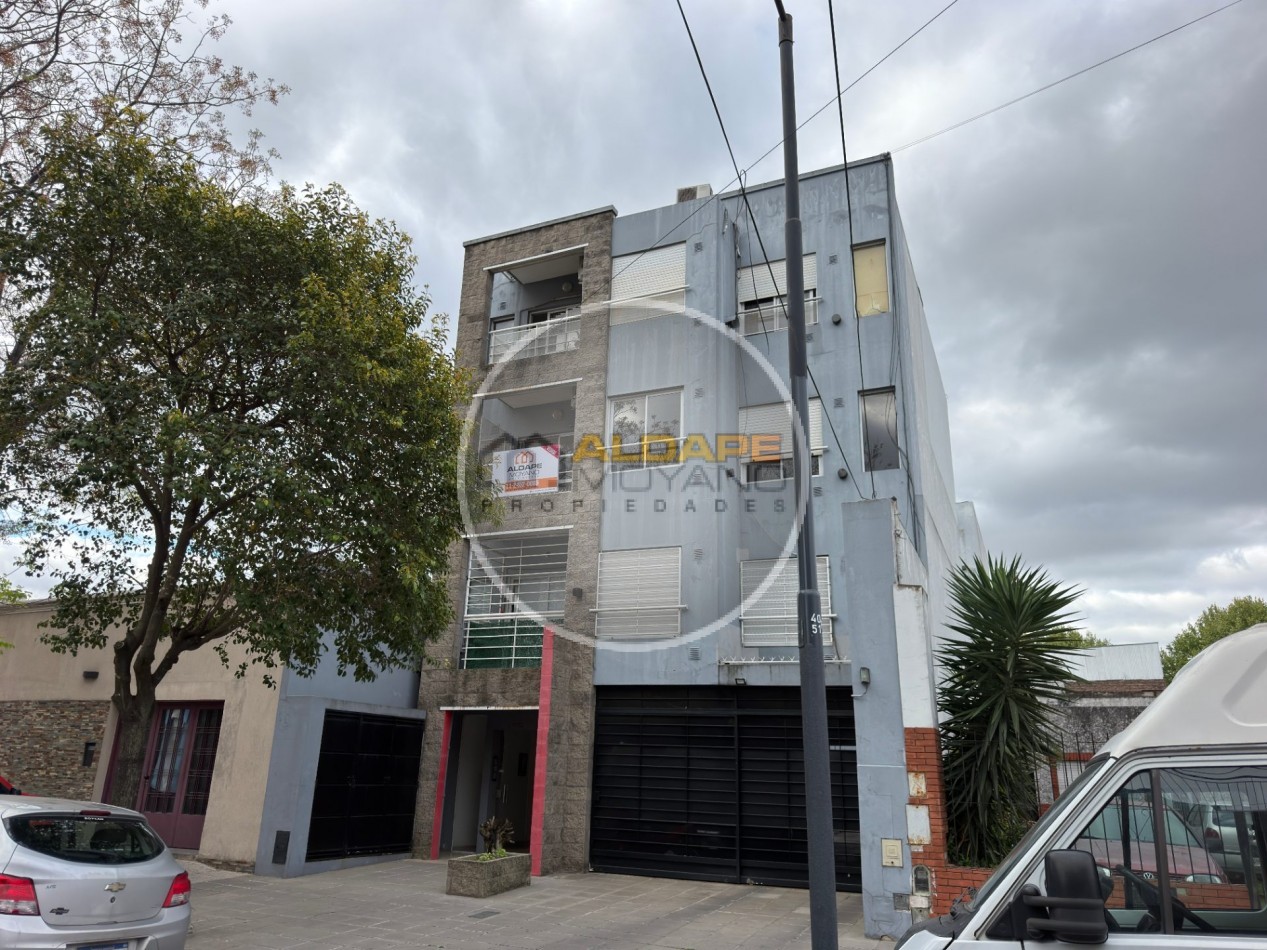 Se vende departamento tres amb, con cochera (Villa Lugano) apto credito