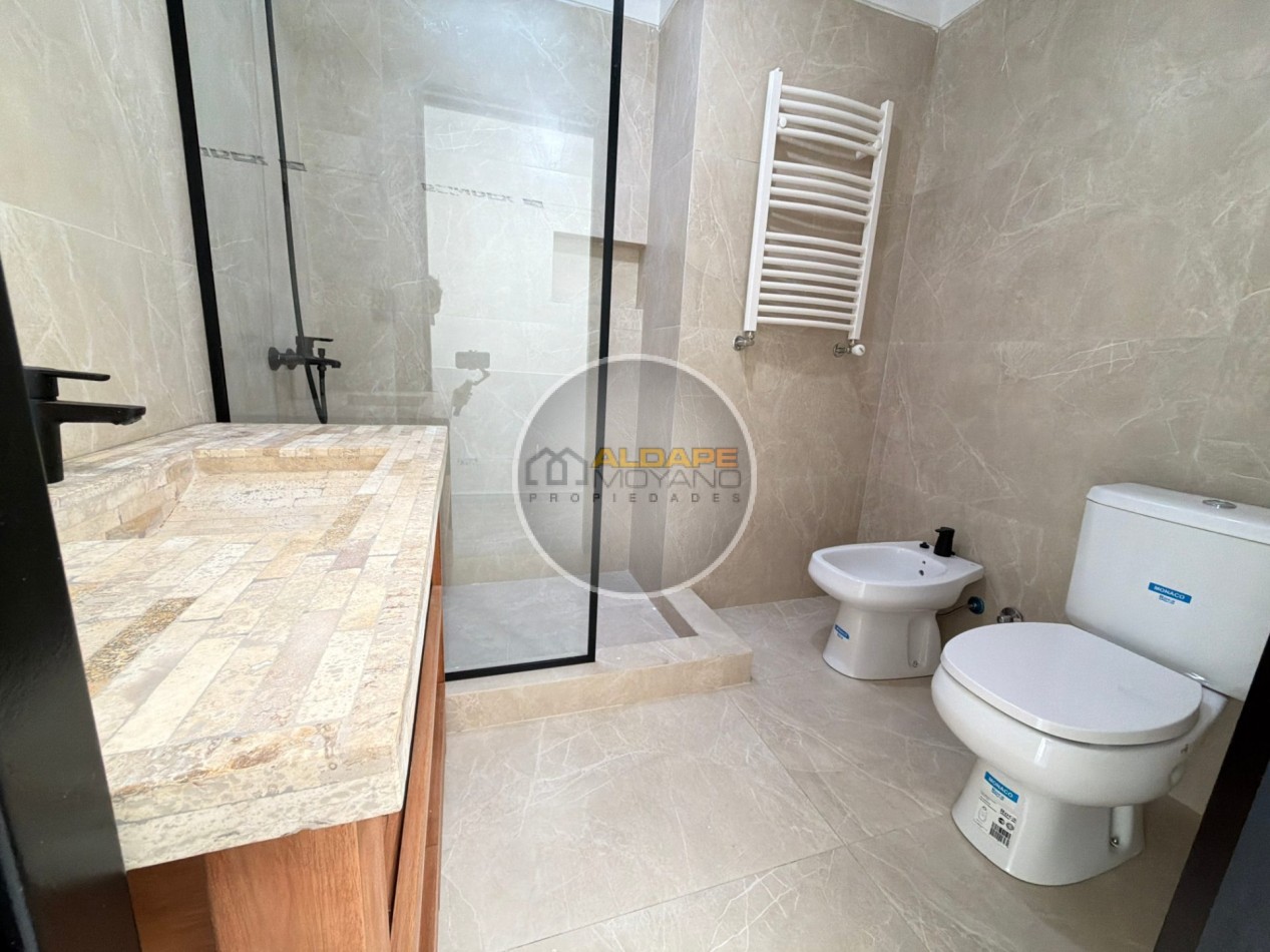 Se Vende triplex, cuatro amb, cochera doble (a estrenar)