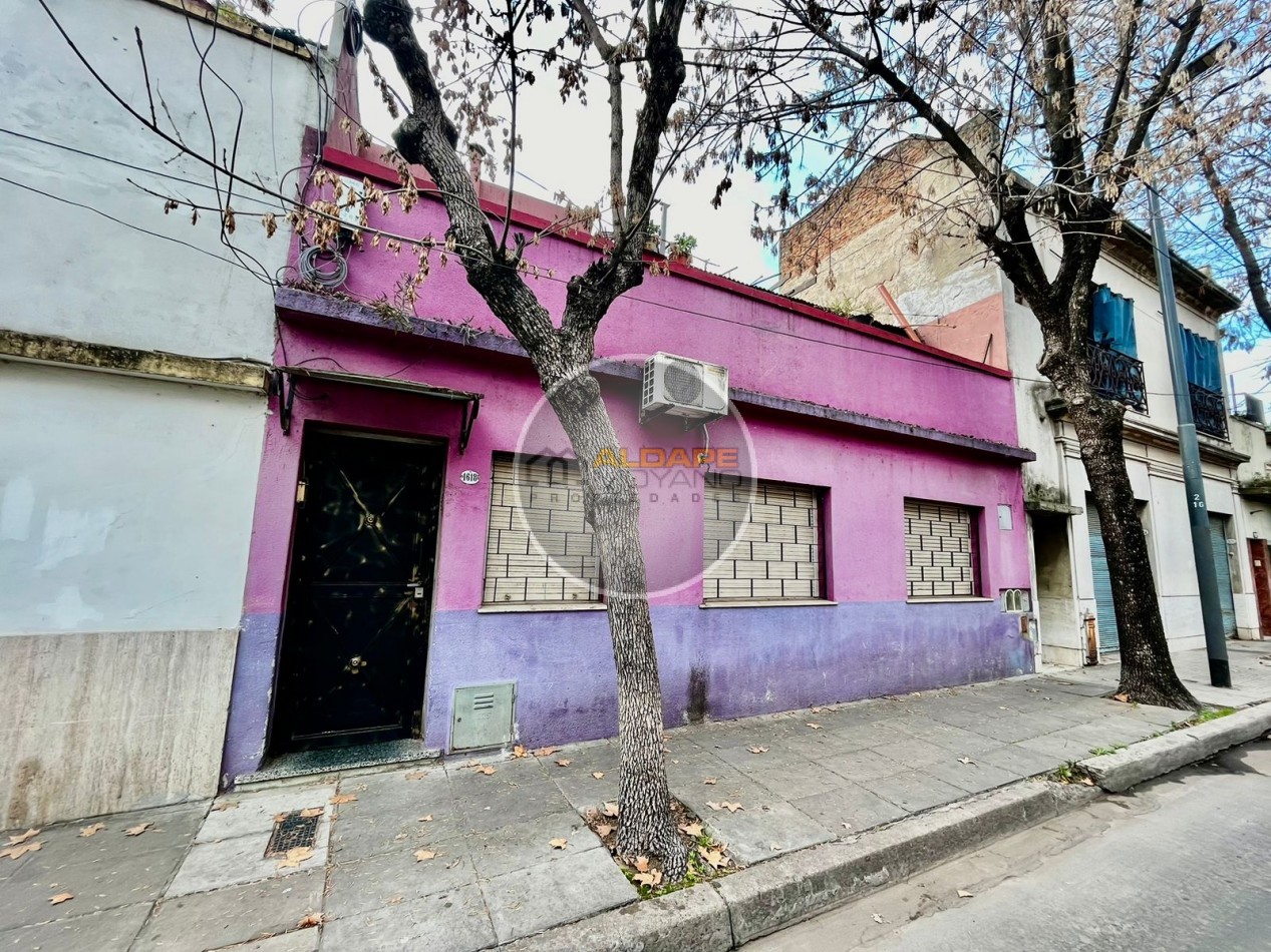 Se Vende PH dos ambientes, contrafrente (Barracas)
