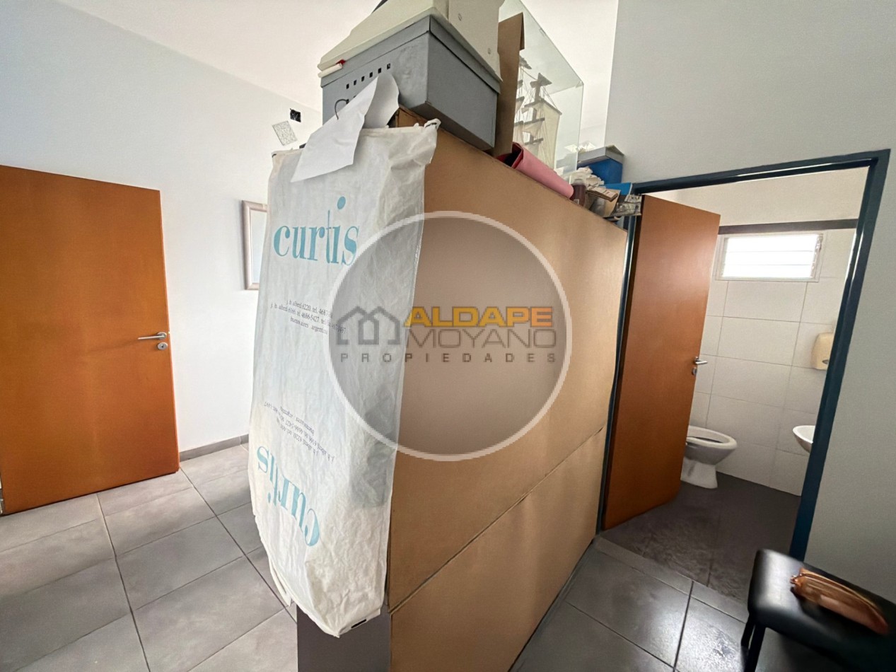Se alquila Galpon con oficinas (ex imprenta) Parque Avellaneda