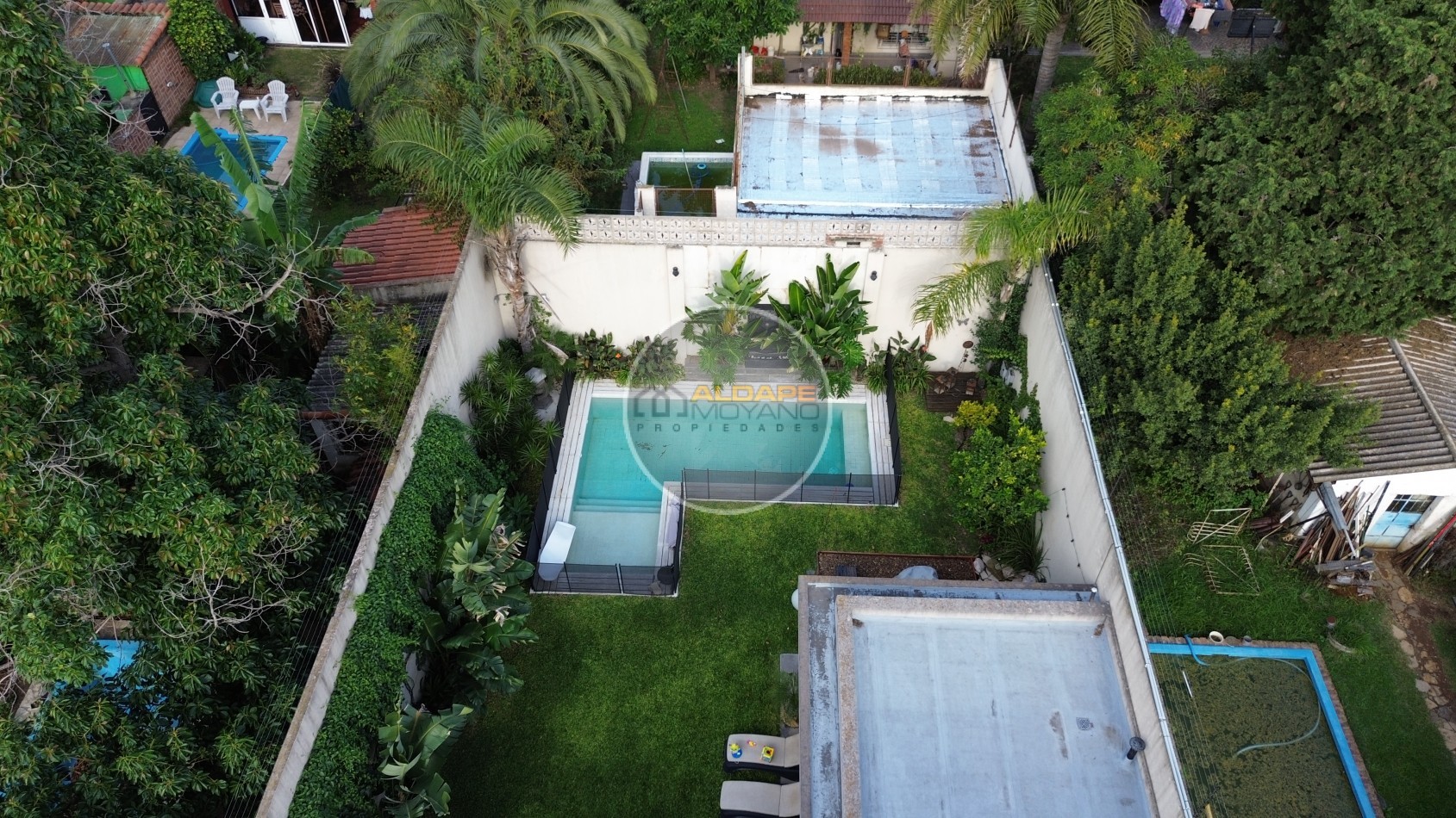 Se Vende Casa cuatro ambientes, con piscina (Para Exigentes) Villa Luzuriaga