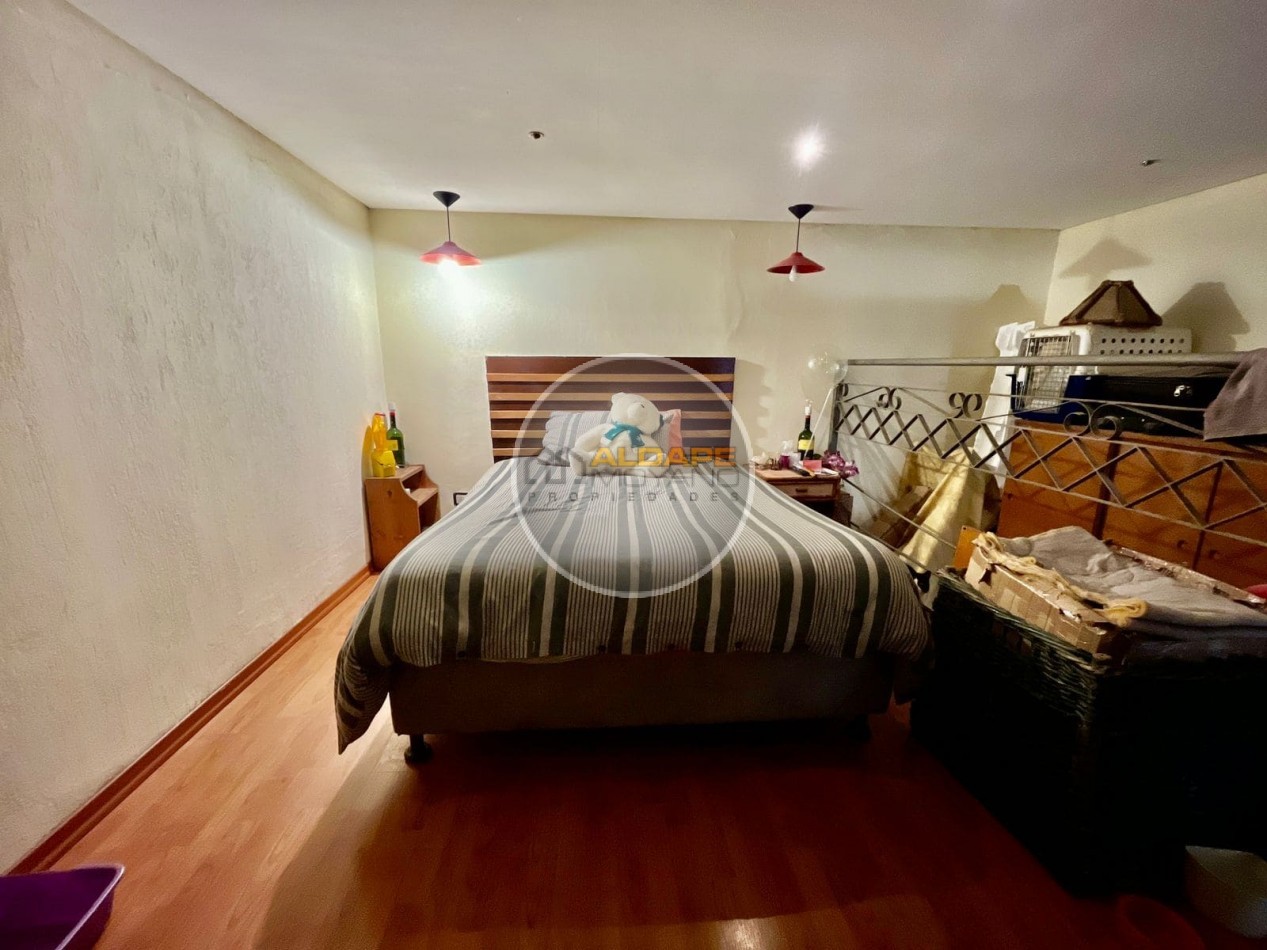 Se Vende PH dos ambientes, contrafrente (Barracas)