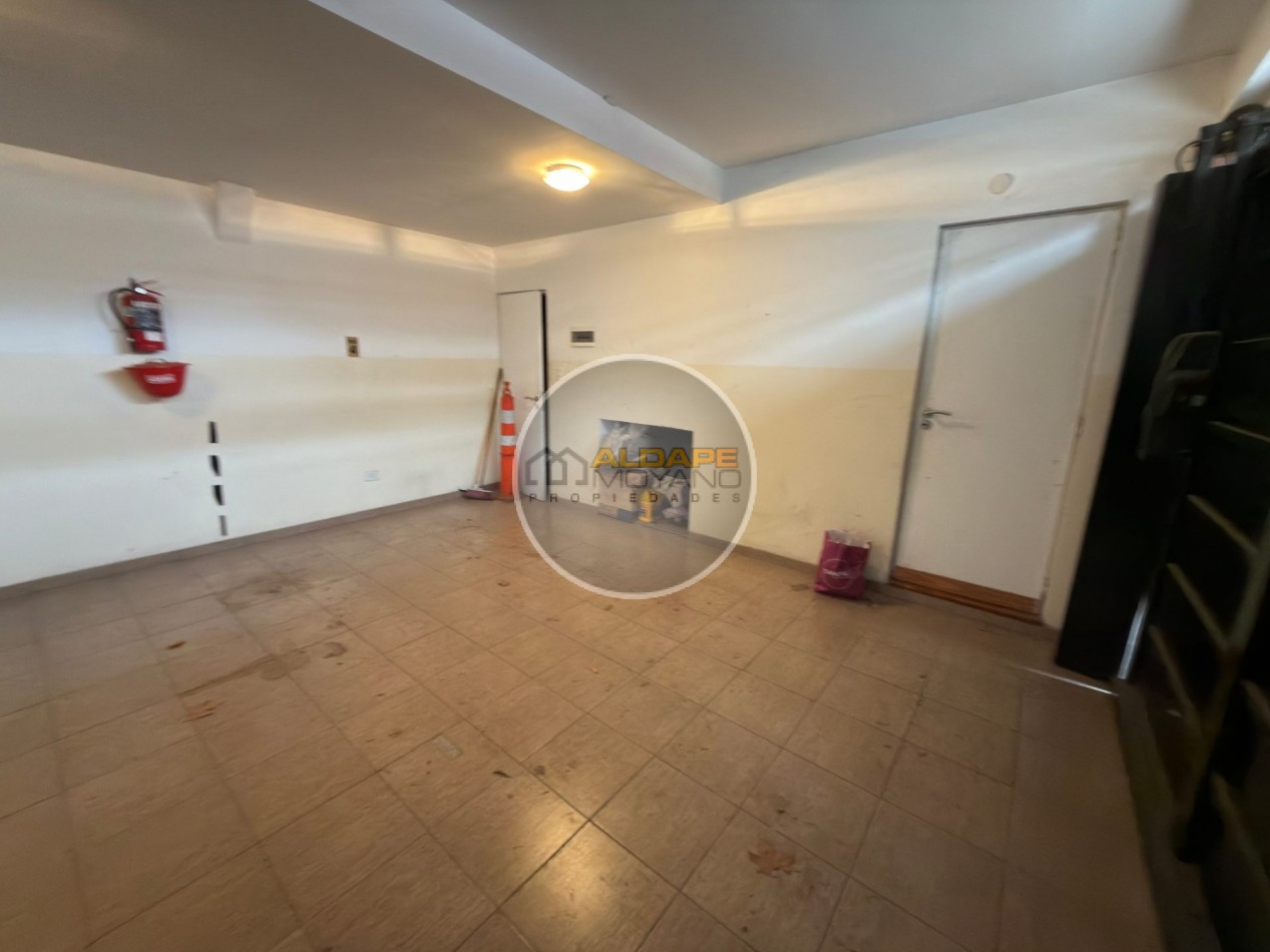 Se Vende PH, tres ambientes, con cochera (Liniers) Excelente