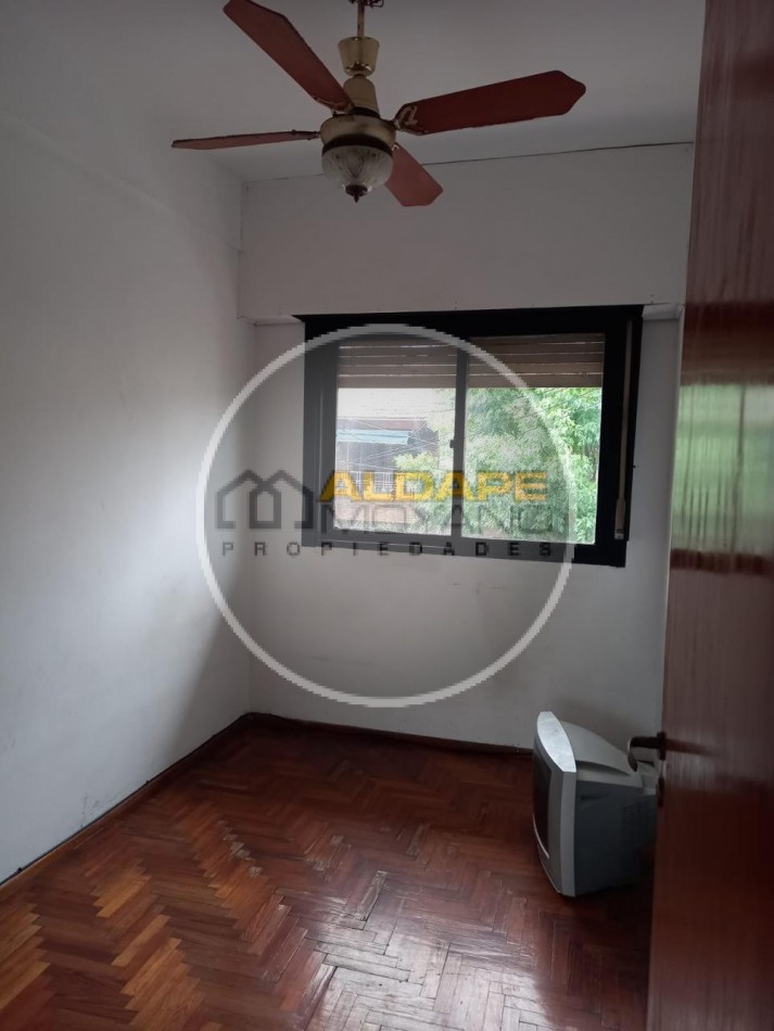 Se Vende local comercial, cochera, depto tres amb, y fondo libre (Villa Lugano) 