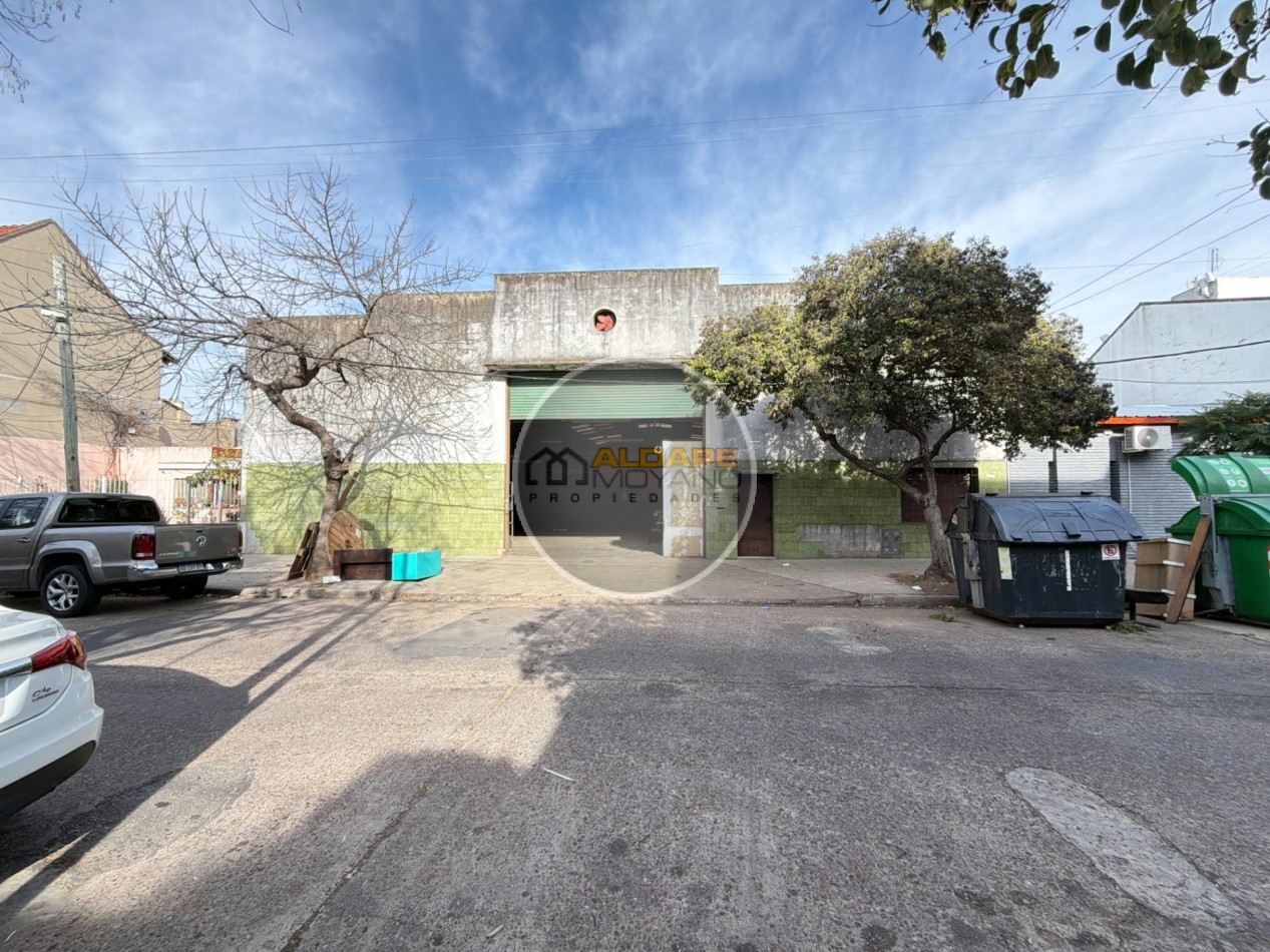 Se alquila Galpon, 700 mts2 (villa lugano)