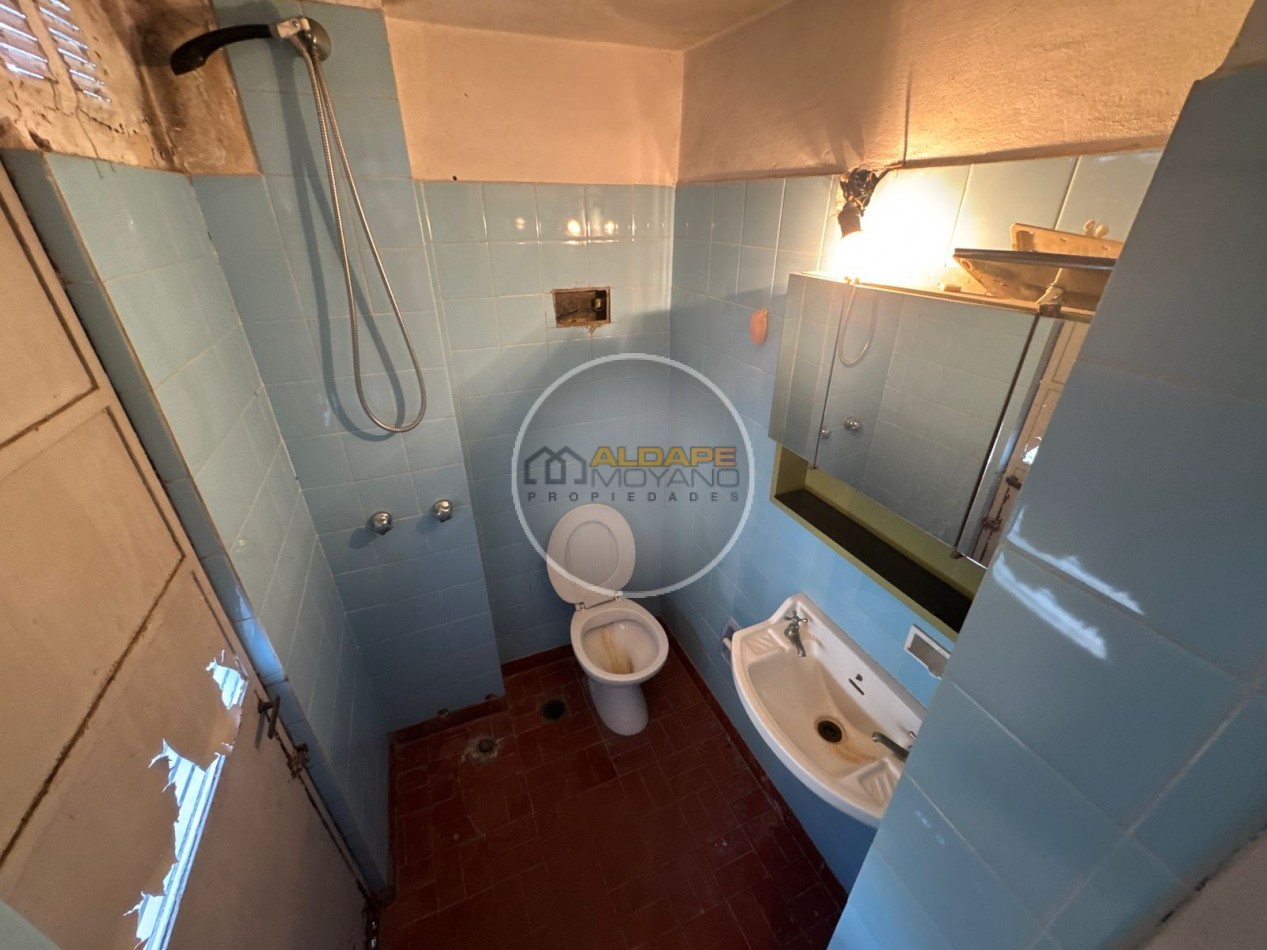 En Venta Casa seis ambientes, cochera triple, Quincho -Excelente estado!! (Villa Lugano)