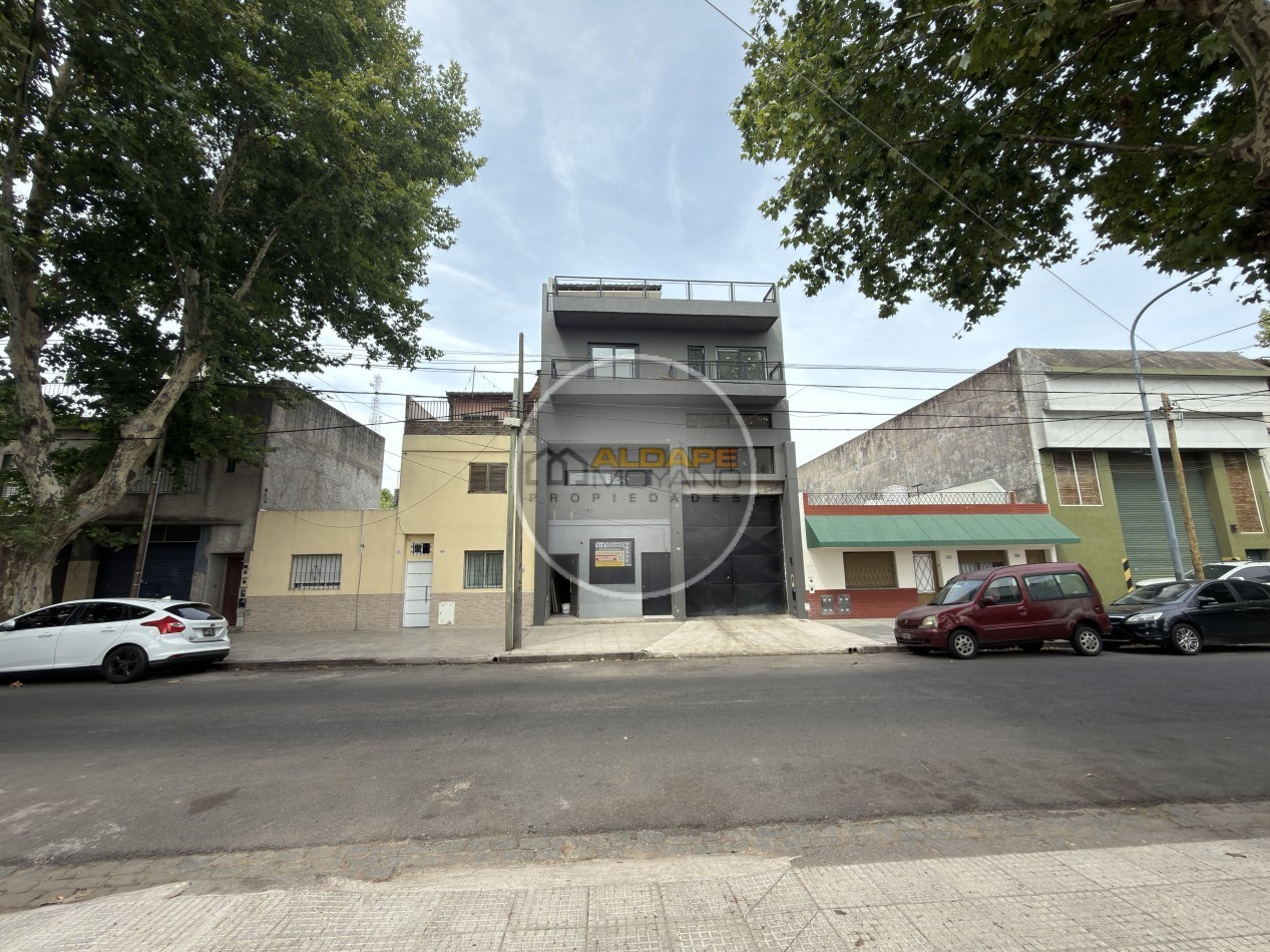 En alquiler Galpon con oficina (Mataderos)