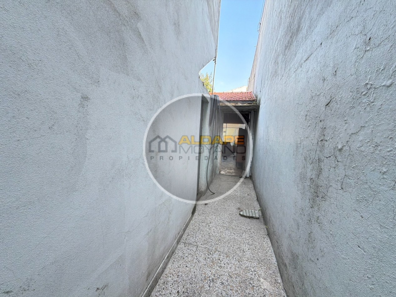 Se Vende local comercial, cochera, depto tres amb, y fondo libre (Villa Lugano) 