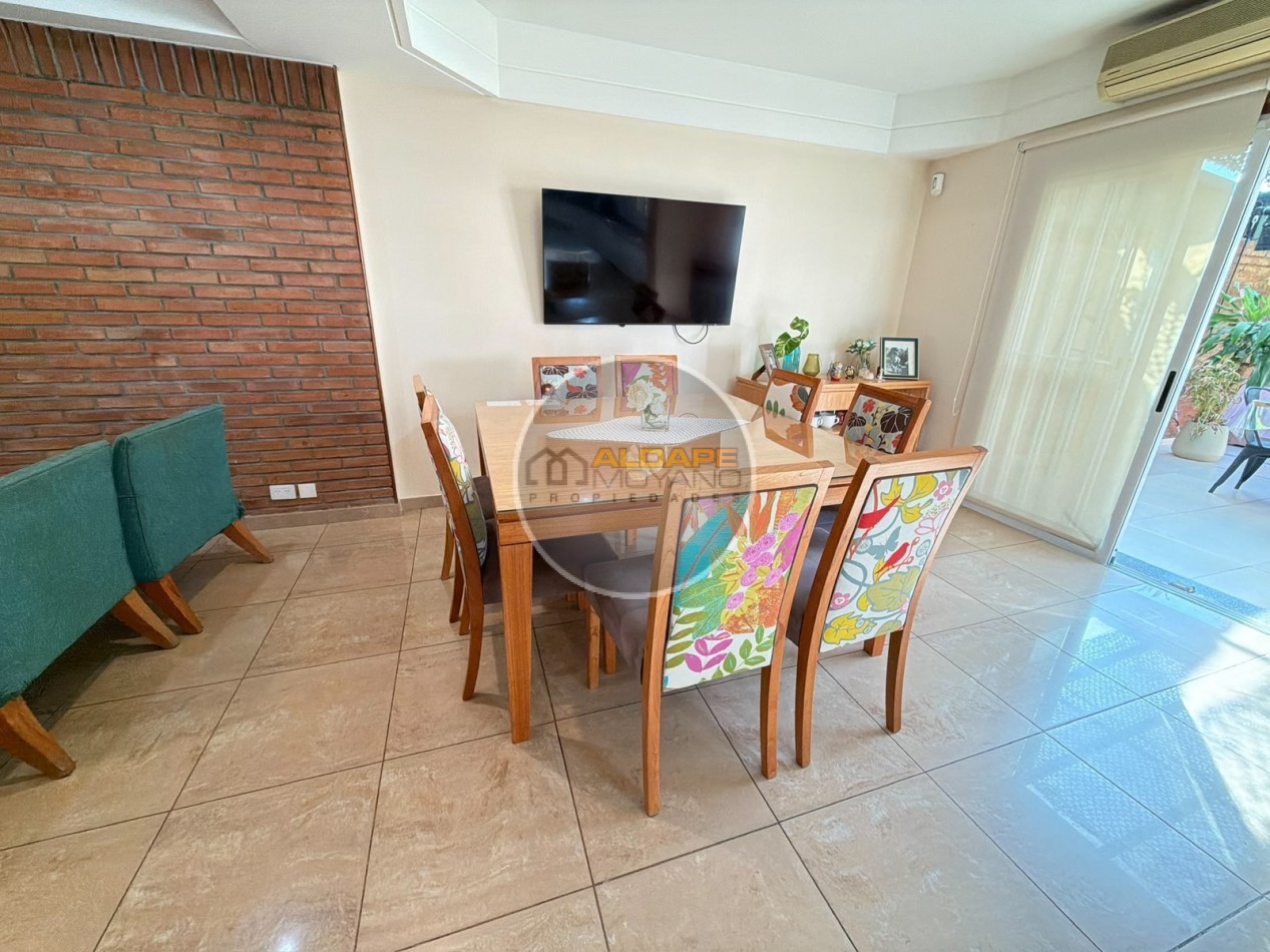 Se Vende Casa, cuatro amb, cochera doble, piscina (Monte Grande)