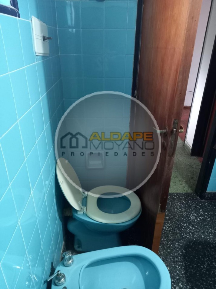 Se Vende local comercial, cochera, depto tres amb, y fondo libre (Villa Lugano) 