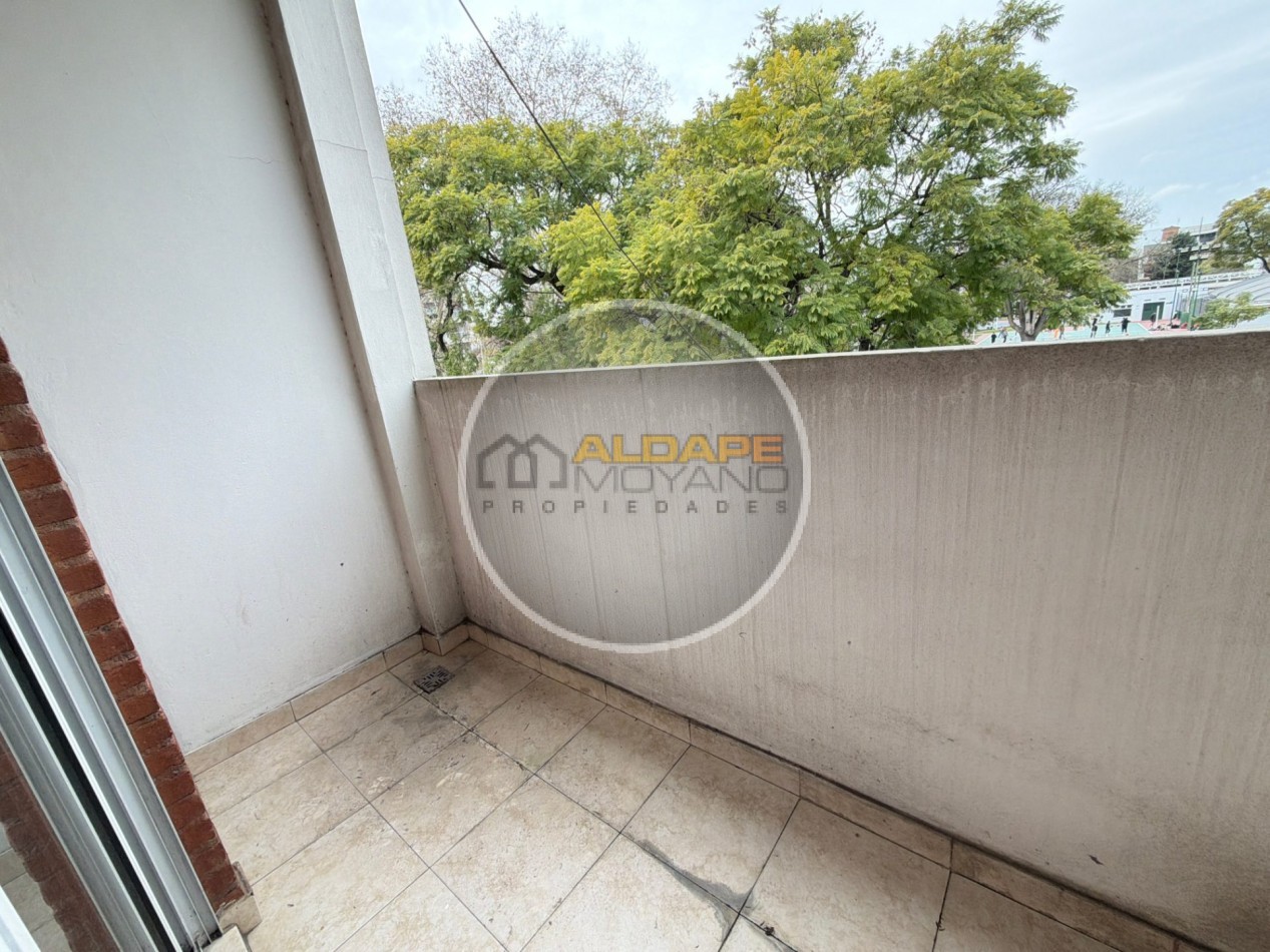 Se vende departamento tres ambientes (Liniers)