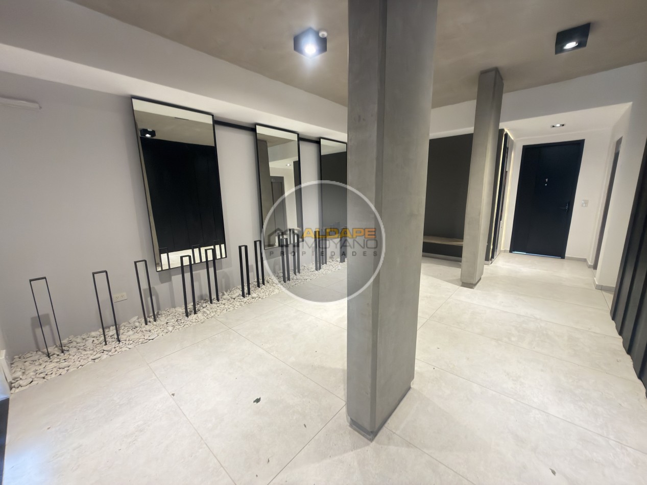 Alquiler dos ambientes, contrafrente, (Aquino 5581, Villa Lugano!!)
