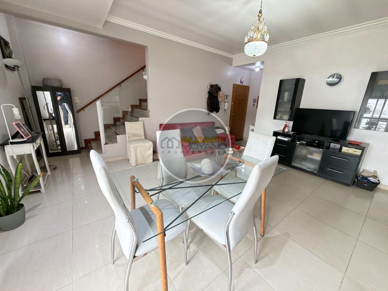 Se Vende PH, tres ambientes, con cochera (Liniers) Excelente