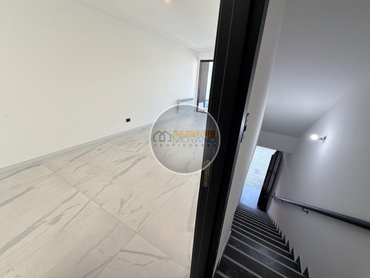 Se Vende triplex, cuatro amb, cochera doble (a estrenar)
