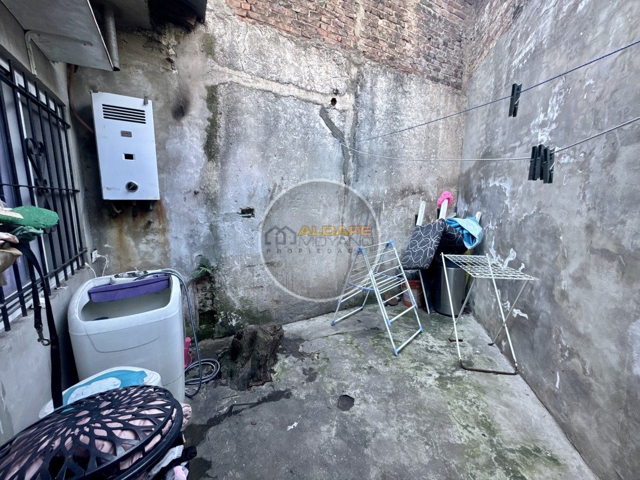 Se Vende PH tres ambientes, contrafrente. Ciudadela