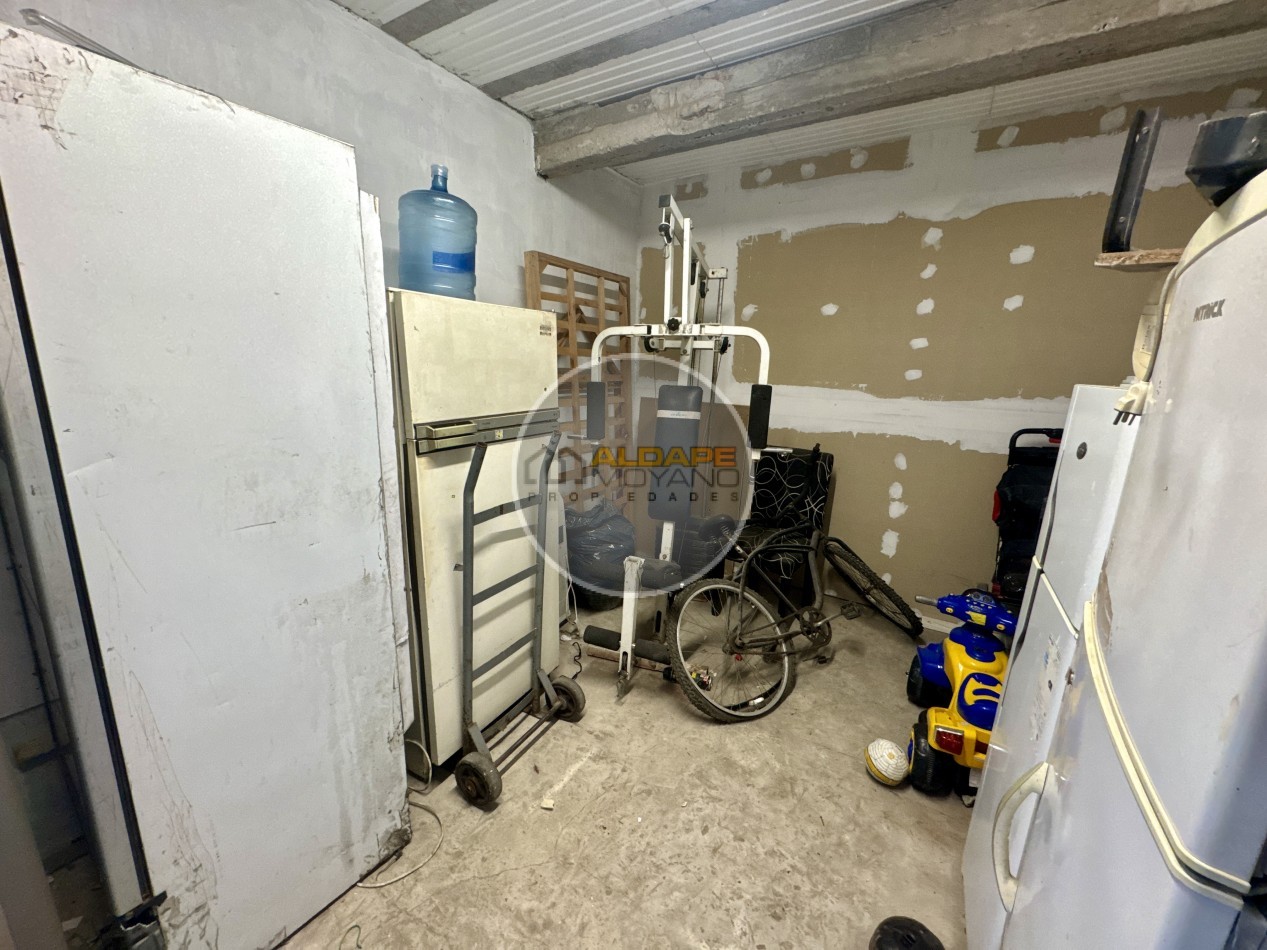 Se Vende PH tres ambientes, contrafrente. Ciudadela