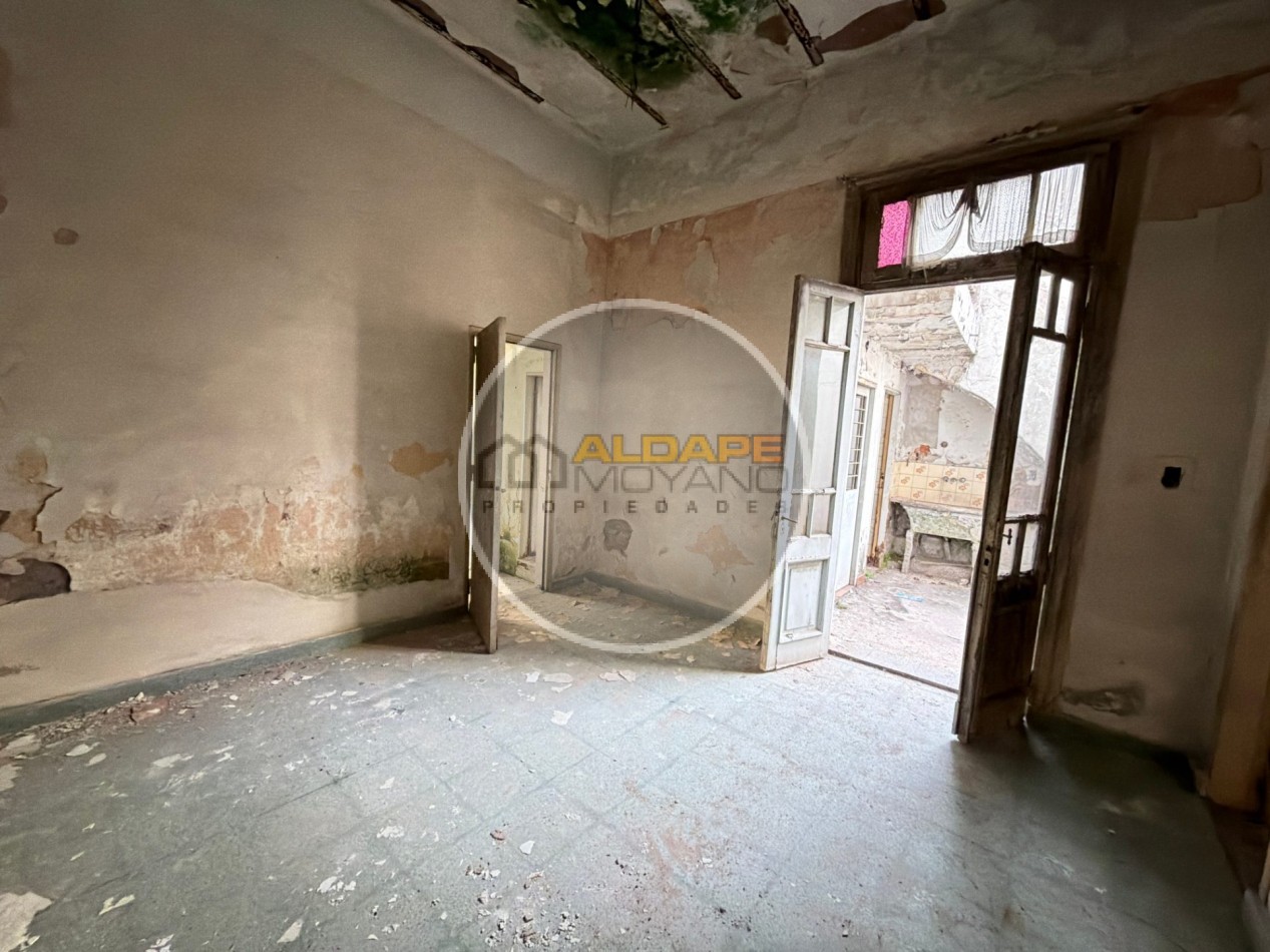 Se vende Local comercial y vivienda tres amb (A Reciclar)