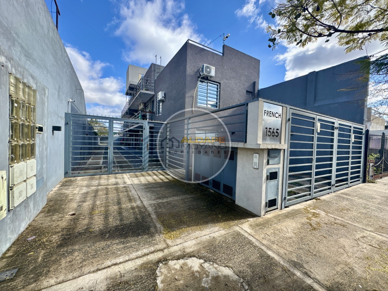 Se vende departamento dos ambientes con cochera (planta baja con cochera)