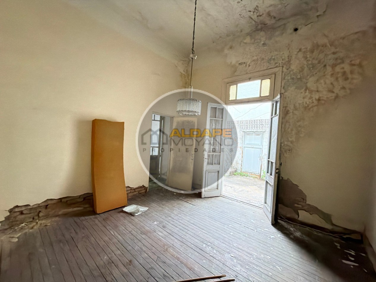 Se vende Local comercial y vivienda tres amb (A Reciclar)