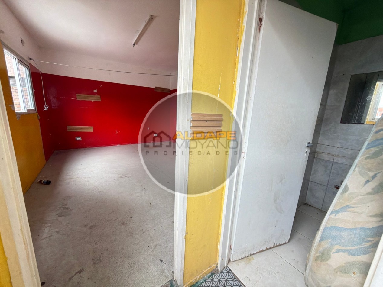 Se Vende Casa multifamiliar a Reciclar (Parque Avellaneda)