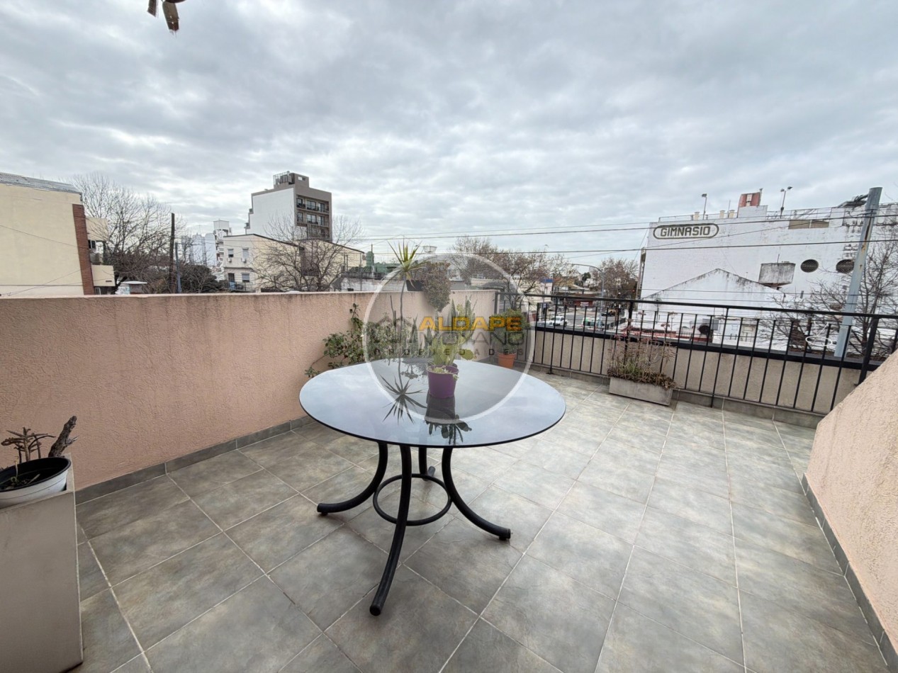 Se Vende PH, tres ambientes, con cochera (Liniers) Excelente