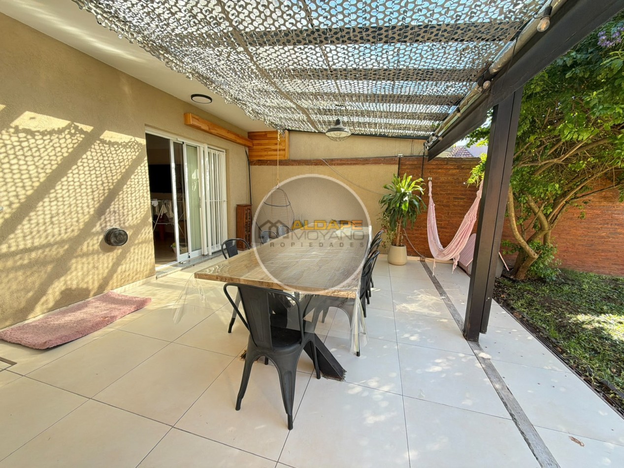 Se Vende Casa, cuatro amb, cochera doble, piscina (Monte Grande)