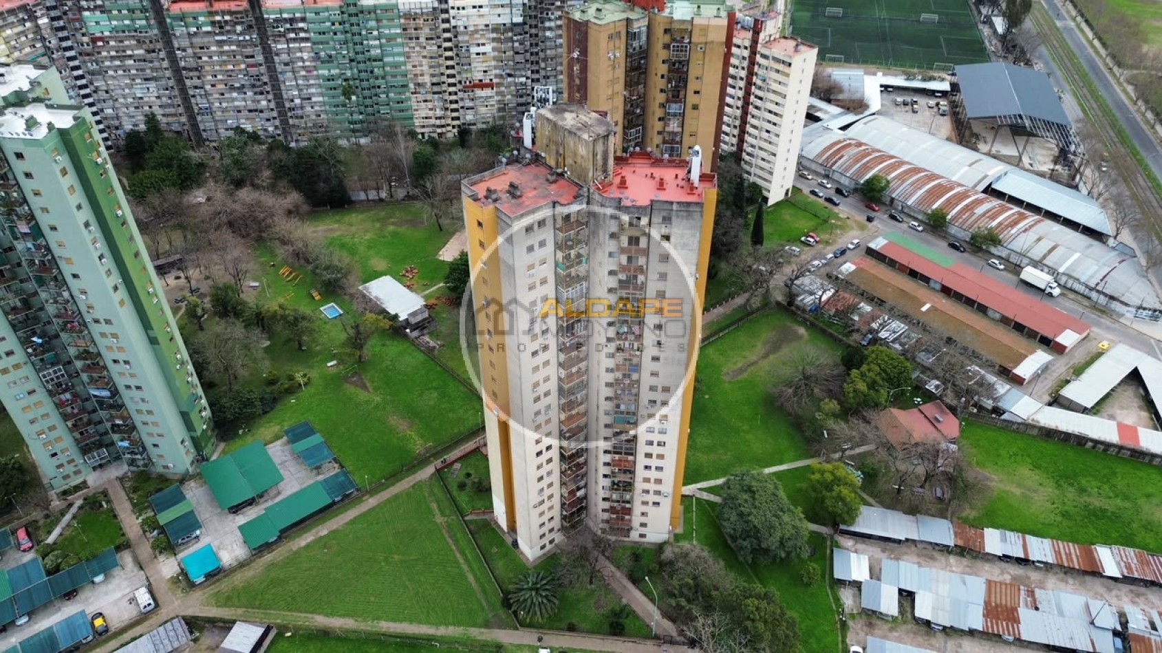 Se Vende departamento cuatro amb, con cochera (torre 11)
