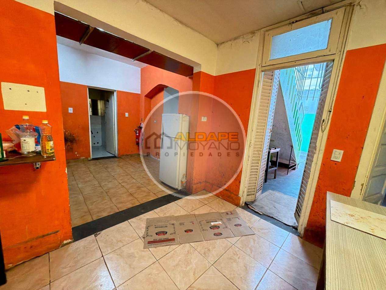 Se Vende Casa multifamiliar a Reciclar (Parque Avellaneda)