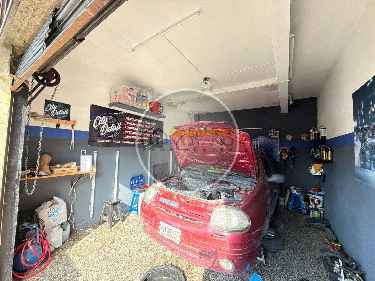 Se Vende local comercial, cochera, depto tres amb, y fondo libre (Villa Lugano) 
