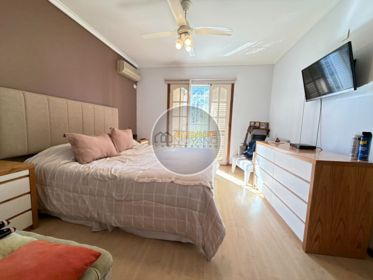 Se Vende Casa, cuatro amb, cochera doble, piscina (Monte Grande)