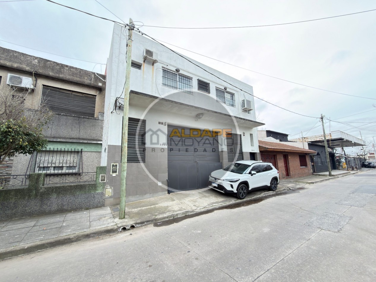 Se alquila Galpon con oficinas (ex imprenta) Parque Avellaneda